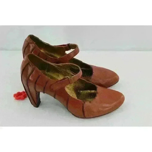 TSUBO Maryjane Women's 3.5" High Heel Pump - Picture 7 of 12